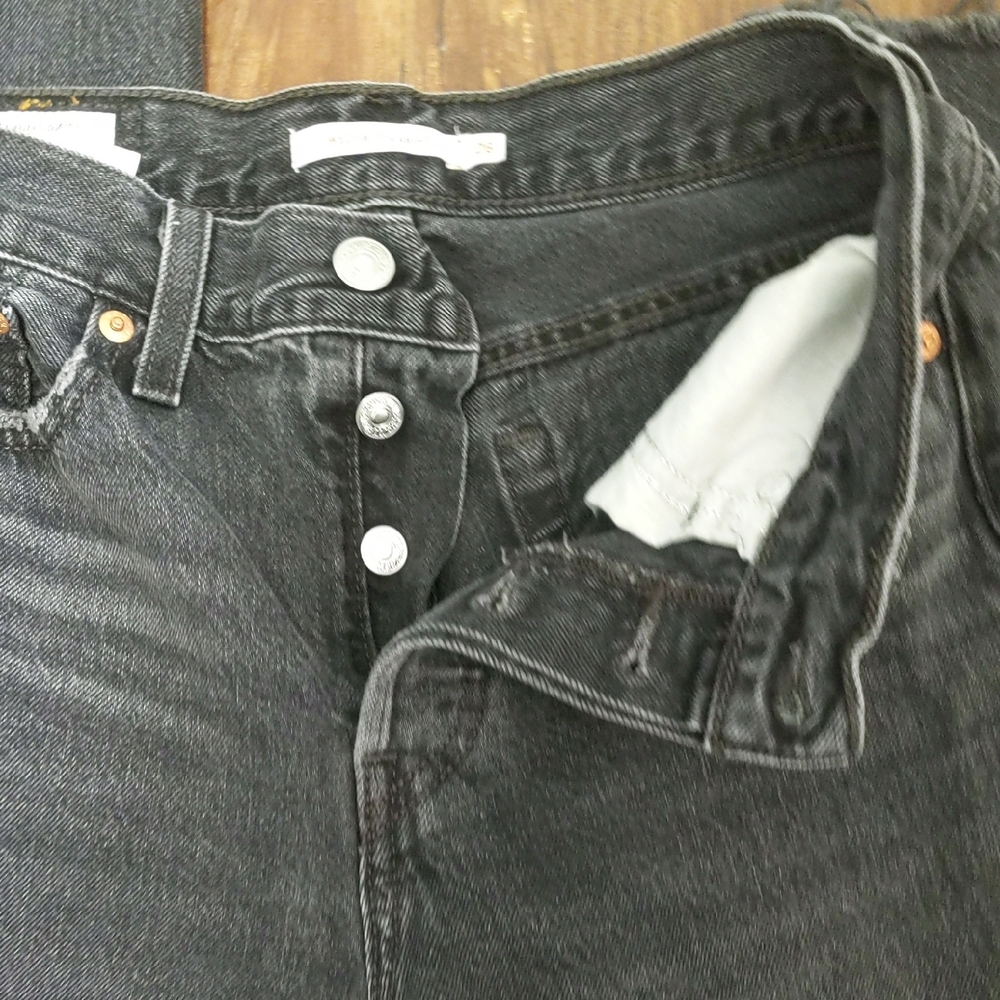 Levi's Cropped Ankle Jeans 26 Black Button Fly High Waist Distressed Grunge Fray - Picture 5 of 8